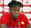 Michy Batshuayi haalt zijn dribbels boven... om de vragen van de pers te ontlopen