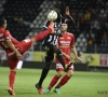 VIDEO: Charleroi-fans verwelkomen KV Oostende met unieke én heel leuke tifo