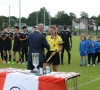 Jeugdige voetbalster doet ervaring op in Noord-Ierland ... als referee: "Topervaring, helemaal anders dan als speelster"