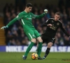 Courtois houdt de nul maar laat met Chelsea wel punten liggen, Benteke klopt Defour