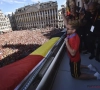 Dries Mertens gaat op de knietjes voor de fans op de Grote Markt: "Dit is de bevestiging"