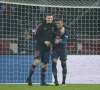 📷 Meunier poseert met de trofee van het WK voetbal, maar Mbappé heeft een leuke reactie klaar