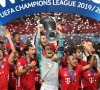 Manuel Neuer en David Alaba nemen de netten van het doel mee richting München