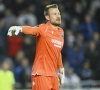 Simon Mignolet wijst naar scheidsrechter bij late tegengoal van Club Brugge tegen Besiktas