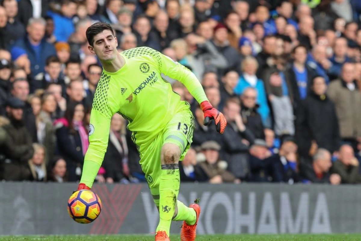 Enkelblessure houdt Courtois aan de kant voor de topper tegen Manchester United