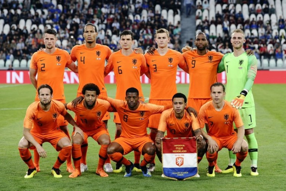 Toekomst oogt niet rooskleurig voor Oranje: "Op deze manier kun je van niemand winnen" en "Ik zou niet rustig slapen als ik Koeman was"