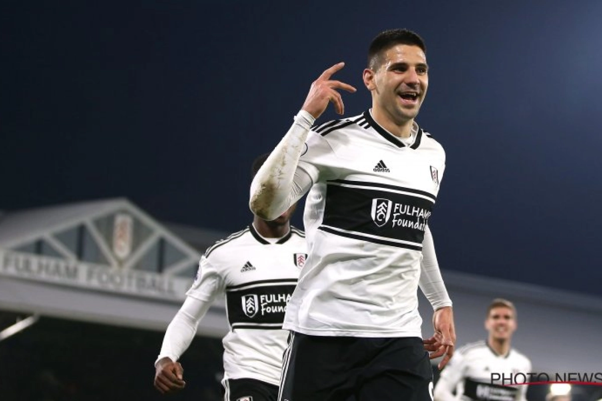 ? Fan viseert Mitrovic (ex-RSCA) na verloren weddenschap, zijn meedogenloze antwoord gaat direct viraal