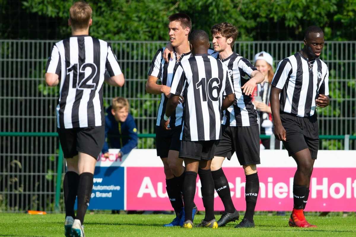 Aalst-coach na winst in beker tegen Lierse: "Natuurlijk dromen we van duel tegen eersteklasser" 