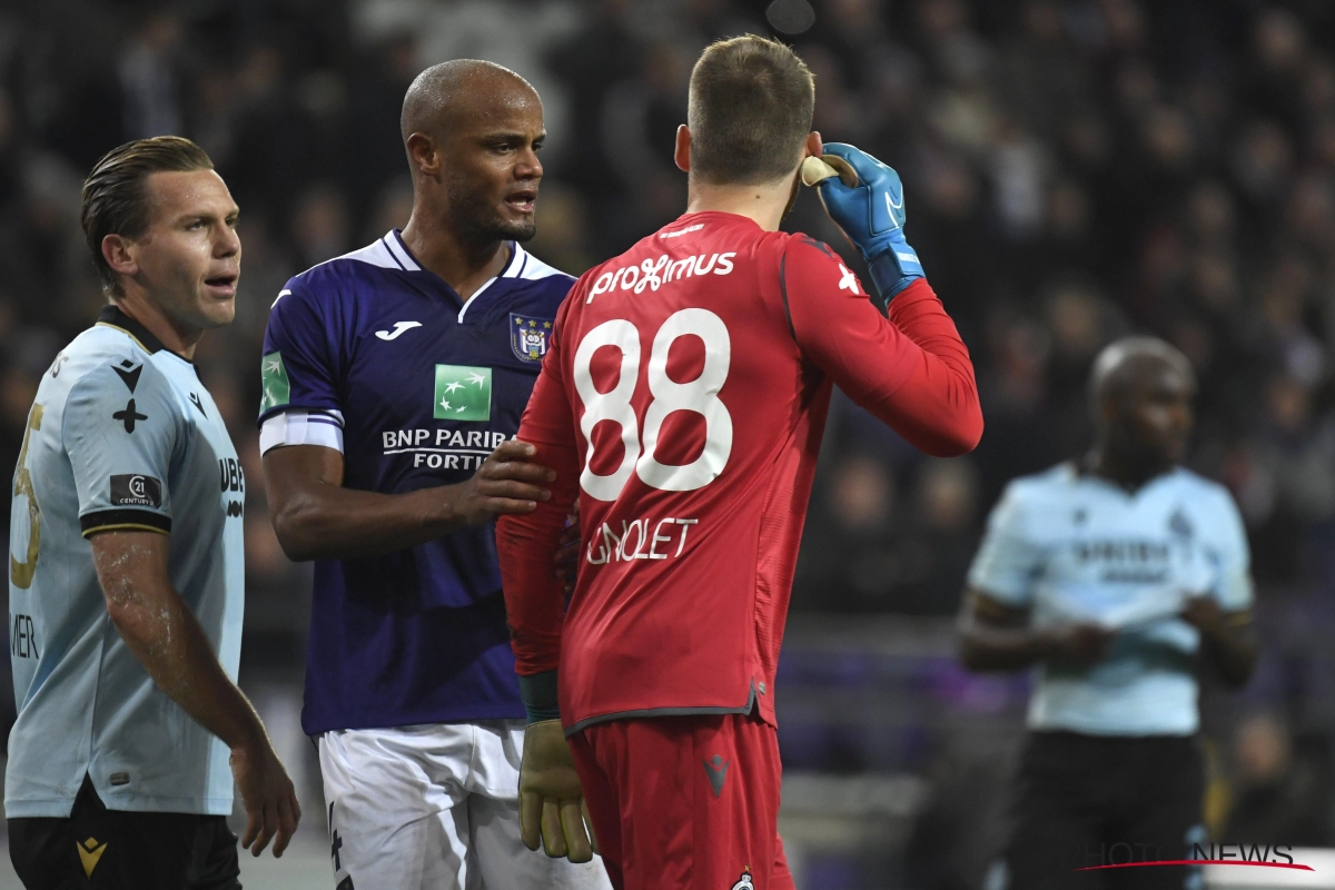 Mignolet aangedaan nadat bommetje op het veld werd gegooid: "Daar zou het Belgische voetbal niet voor mogen staan"  