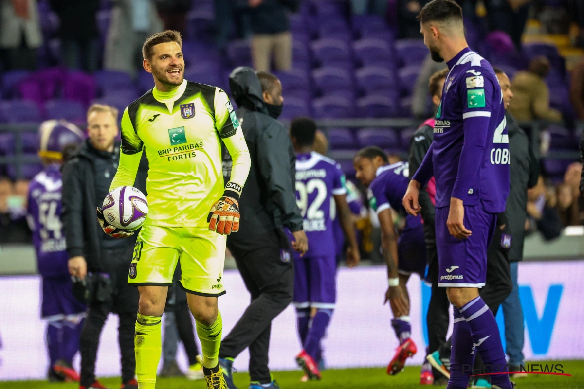 RSC Anderlecht moet nog steeds vrezen voor vertrek absolute sterkhouder: "50% kans dat hij vertrekt"