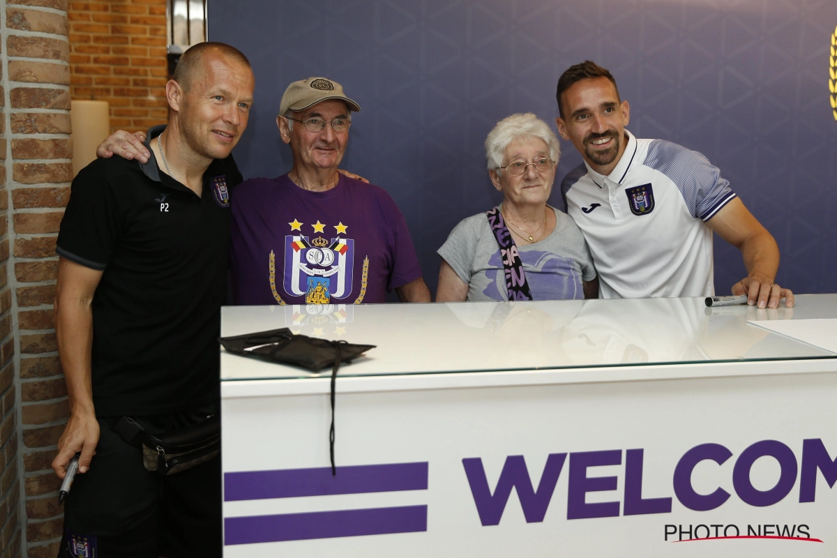 Icoon kondigt aan dat hij nog eens afzakt naar een match nadat hij bij Anderlecht werd buitengezet