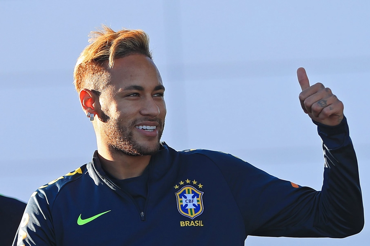 Neymar treedt coronaregels nog maar eens flink met de voeten: Braziliaan organiseert exclusief eindejaarsfeestje voor 500(!) genodigden 