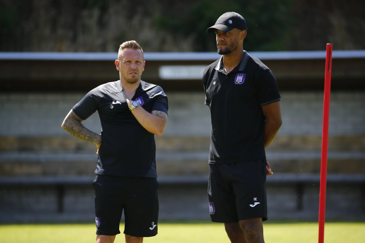 Bellamy doet onthulling: "Kompany wou hem in de trainersstaf"