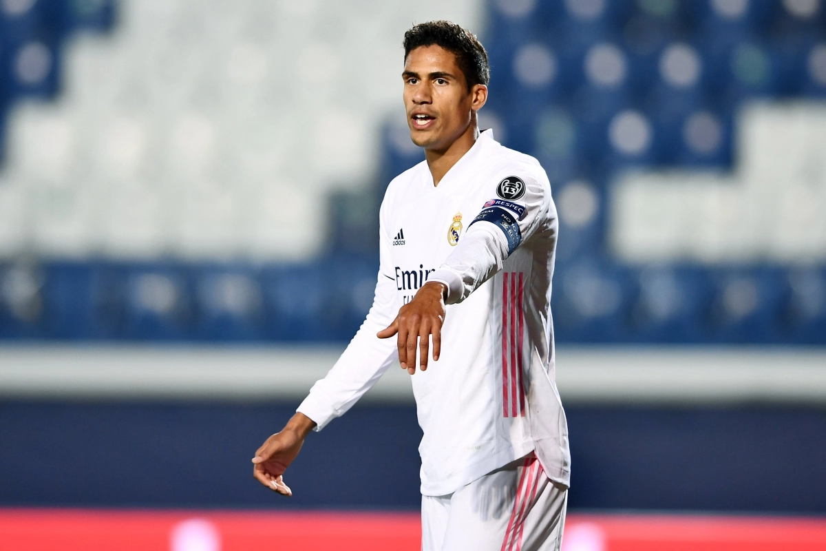 📷 OFFICIEEL Manchester heeft Varane eindelijk beet: "In de geschiedenisboeken terecht komen"