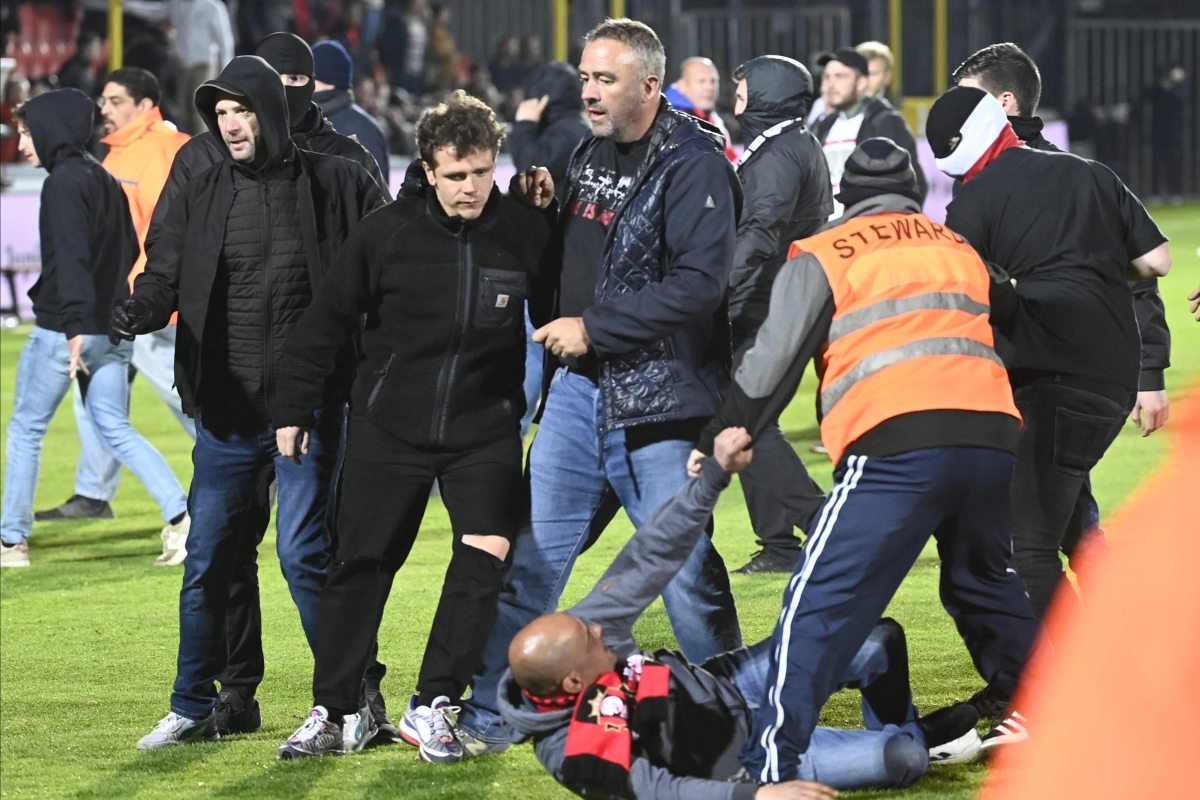 Seraing en RWDM weten wat hen mogelijk boven het hoofd hangt na misdragen van supporters in promotiematch