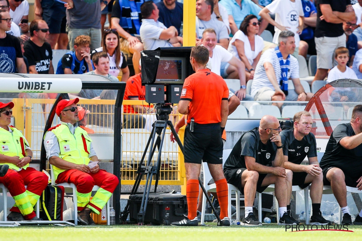 Nieuwe scheidsrechtersbaas doet toelichting over VAR: "Dat is onzin"