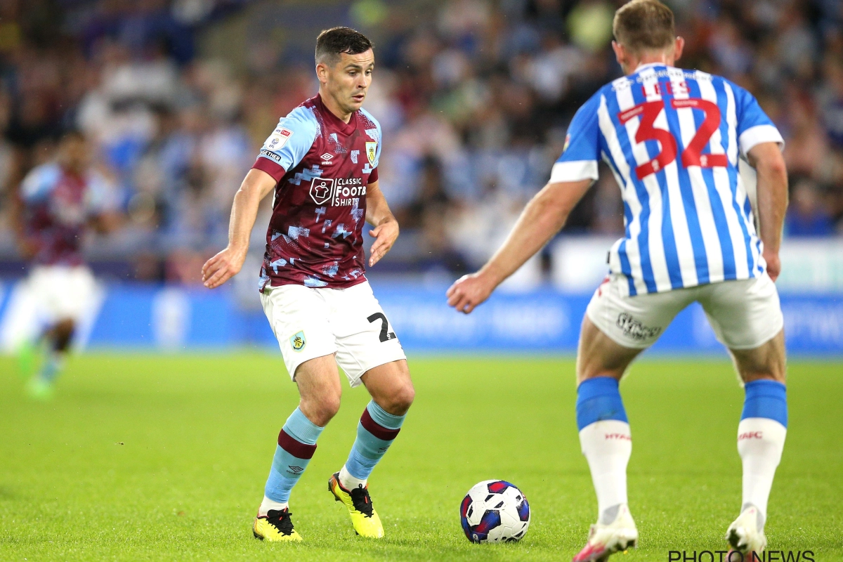 Burnley blijft aan de leiding in de Championship dankzij goal van voormalig Anderlecht-speler Cullen