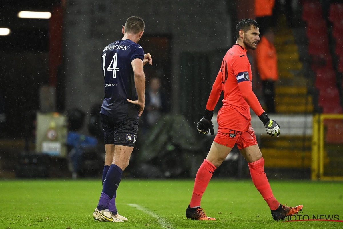 Van Crombrugge blijft achter coach staan, maar... "Met nog zes minuten te gaan geloofden we er niet meer in. Dat is niet normaal"