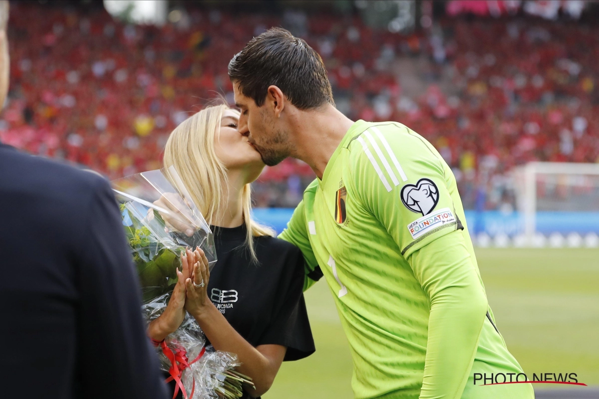 Echtgenote van Thibaut Courtois onthult in zijn bijzijn haar bijnaam voor hem: "Zonder mij is jouw leven een chaos"