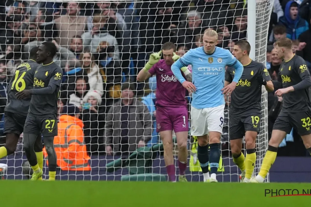 🎥 Tot op de bodem: Doelman haalt geniale trukendoos boven om penalty van Haaland te stoppen