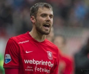 Schitterend: Twente-verdediger speelt eerste match na kanker en redt met twee goals een punt!