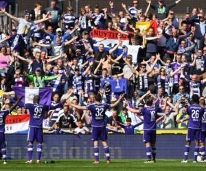 Anderlecht houdt 'Duits' spandoek van supportersgroep 'Mauves Army' tegen, die vervolgens niet geassocieerd wil worden met nazi's