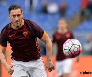 Prachtig! Met dit speciale shirt speelt Totti zijn laatste match