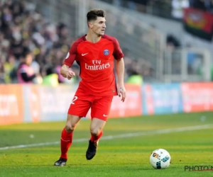 VIDEO: Zo stuurt Thomas Meunier iemand volledig het bos in