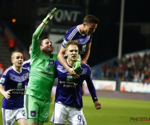 Teodorczyk maakt Anderlecht kampioen met zijn enige doelpunten in de play-offs