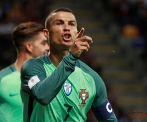 Hilarisch: Portugese selectie lachte zich te pletter met kortgeschoren Cristiano Ronaldo