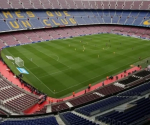 Geweldig! Barça-speelster speelt drie vrouwen door de benen in een actie