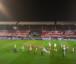 FOTO: Antwerp-supporters verwelkomen Standard met deze indrukwekkende tifo, ook fans van de Rouches laten zich gelden