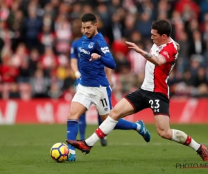 Ook Mirallas kan zwalpend Everton niet redden, Arsenal met geluk voorbij Defour