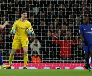 ?  Chelsea pakt punt bij Arsenal en dankt indrukwekkende Courtois voor zijn wereldsave