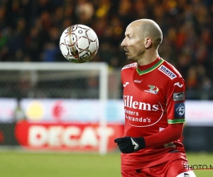 📷  Mooi eerbetoon in het stadion van KV Oostende voor Franck Berrier 