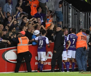 Fans Beerschot Wilrijk gaan door het lint na ingreep van VAR, spelers moeten bemiddelen