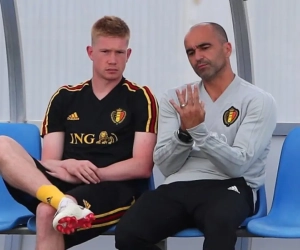 Wat zijn De Bruyne en Martínez hier aan het bekokstoven? Analist denkt te weten wat er schuilgaat achter opvallend beeld uit kamp Rode Duivels