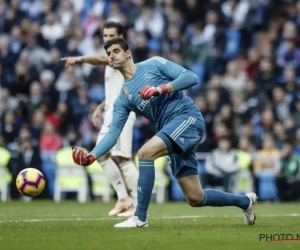 Courtois houdt de nul en Real wipt dankzij een wereldgoal van Casemiro over Sevilla naar de derde plek