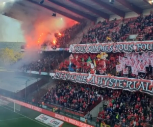 ? Standard-fans pakken tegen Antwerp uit met literaire tifo: "Welkom in Hysterialand"