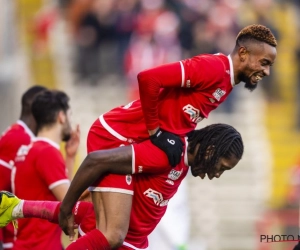 Mbokani is de held tegen Moeskroen met twee treffers, maar Hairemans steelt de show