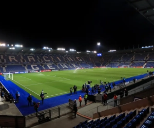 📷  Harde kern KRC Genk gaat met tifo STVV aan de haal: "Limburg is van ons!"