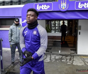 Zo traint Anderlecht: parkeerwachter, geen passes, gesloten deuren...