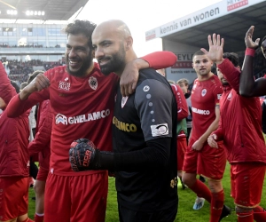 Win snel nog een prachtig boek over de beste voetballers van Royal Antwerp