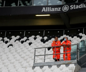 📷  Vreemde situatie in Turijn: spelers Juventus staan op het veld, maar Napoli komt niet opdagen 