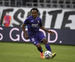 Officieel: Percy Tau verlaat Brighton voor een avontuur in Egypte