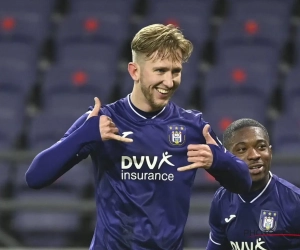 Oppermachtig Anderlecht bezorgt Charleroi 0 op 12 dankzij twee strafschoppen en héél vloeiend spel