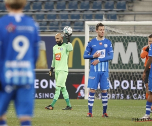 Sinan Bolat verbijt de frustratie: "Zonder deviatie Baby raap ik die bal gewoon op" en "Dat ze dat alledrie in VAR-busje niet zien?"