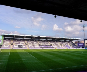 📷 Beerschot steekt tribune in nieuw jasje