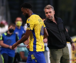 STVV-coach Hollerbach moest al na halfuur ingrijpen: "Het is mijn schuld, niet de zijne"