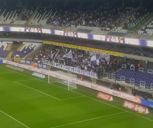 📷 Fans Anderlecht komen met duidelijke statements bij terugkeer in Europa én in het stadion na coronatijden